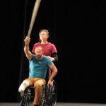 2020-07-13-cie-bancale-duo-gars-fauteuil-roulant