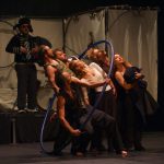 2020-07-23-circo-zoe-troupe-penchee-roue-cyr