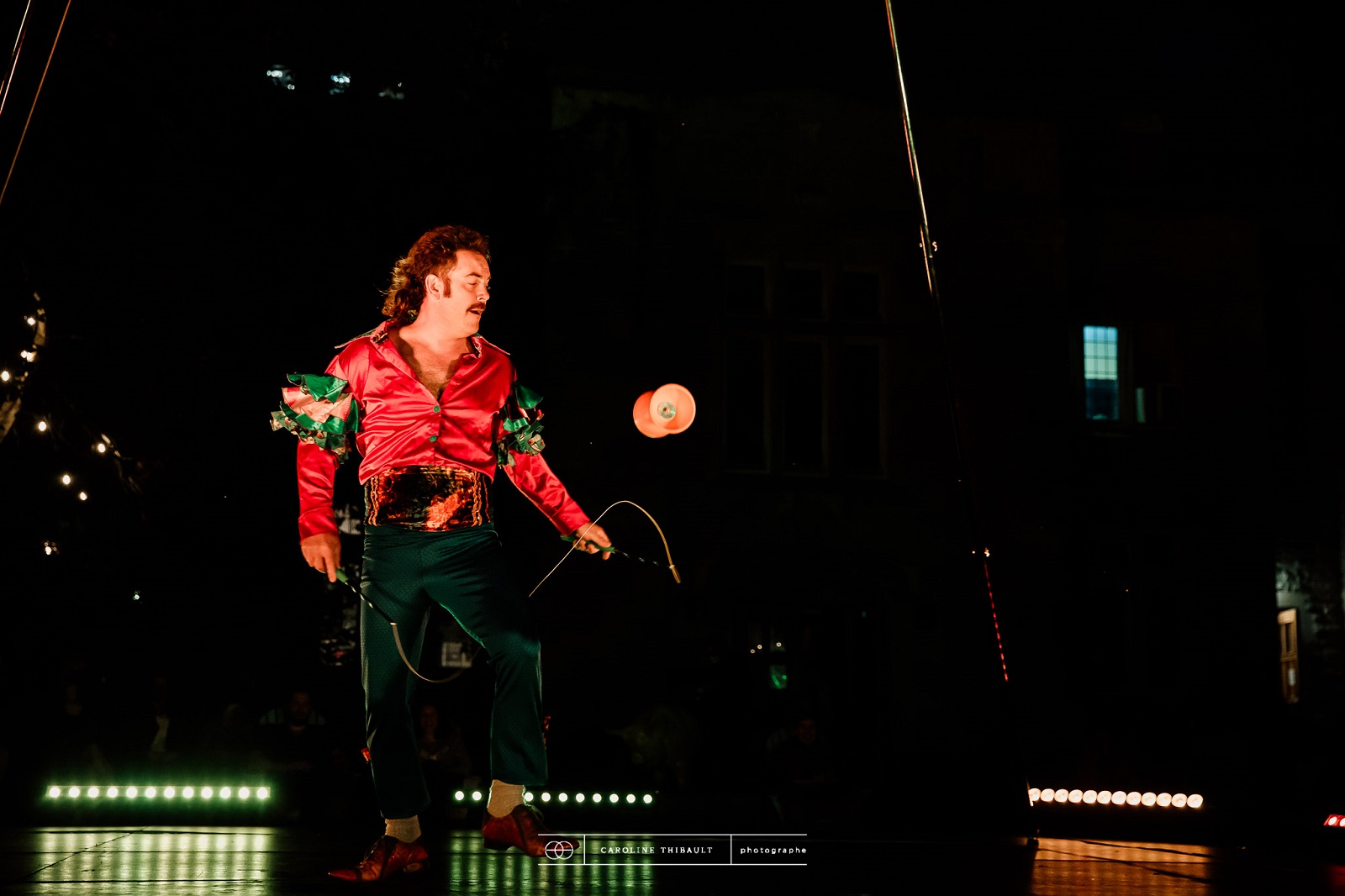 03-philippe-trepanier-diabolo-cabaret-le-monastere-exterieur-ccaroline-thibault.jpg