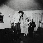 2020-11-02-bronx-jewish-giant-home-with-parents-cdiane-arbus