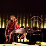 2022-01-29-nuda-cie-finzi-pasca-duo-filles-avec-lit-c-viviana-cangialosi