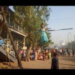 2022-02-06-jeune-fille-fil-mou-mumbai-c-xinhua