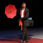 2025_04_19 magicien et parapluie Circo nacional de Cuba_Gerardo Mayet Cruz