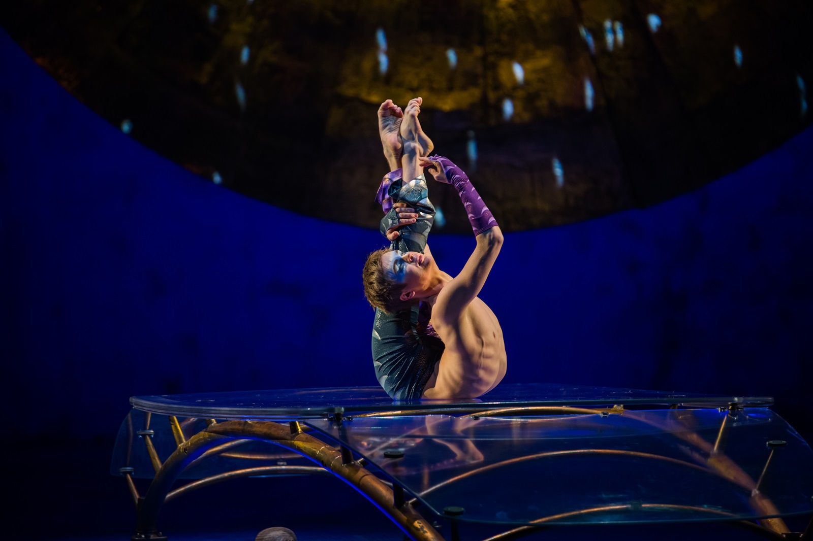 2025_06_18-Luzia-02-Aleksei-Goloborodko-Contorsion_Matt-Beard_17-1225.jpg
