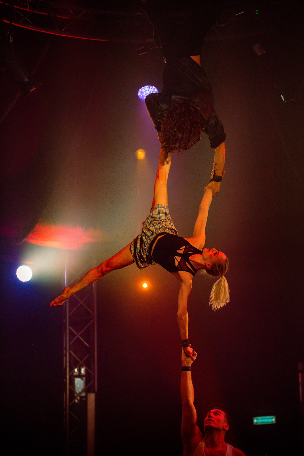 2025_07_21-FMCC2_05-Trio-Trapeze_Three-Legged-Race-DSC_4330.jpg