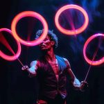 2025_08_06 jongleur anneaux Glow Circus compagnie japonaise
