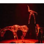 2025_11_20 cheval et acrobate gonflables transparents Nocturne Non nova Phia Ménard_Sigrid Spinnox