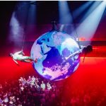 2026_06_22 Fuerza Bruta duo globe terrestre_Candela Allende